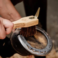 Grooming Deluxe Hoof Pick UK | Just Equine