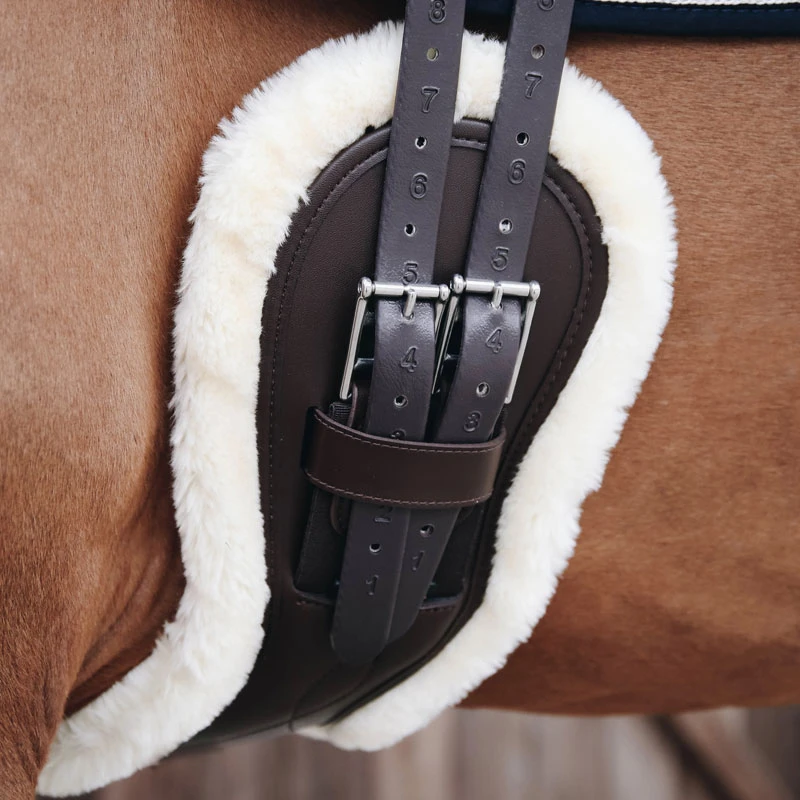 Kentucky Horsewear Sheepskin Anatomic Short Leather Girth UK | Just Equine 3 Kentucky Horsewear Sheepskin Anatomic Short Leather Girth UK | Just Equine - Image 3