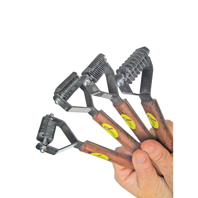 Smart Tails Professional Range Tail Thinner Tail Thinner UK | Just Equine 1 Smart Tails Professional Range Tail Thinner Tail Thinner UK | Just Equine